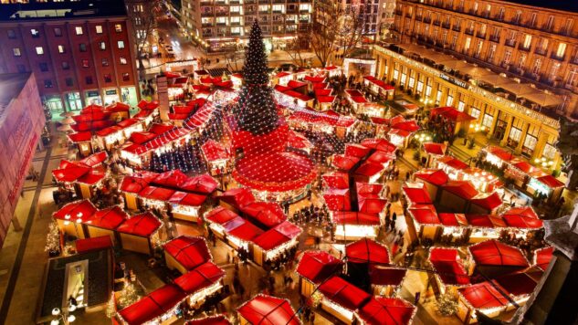 Cologne Christmas market at night